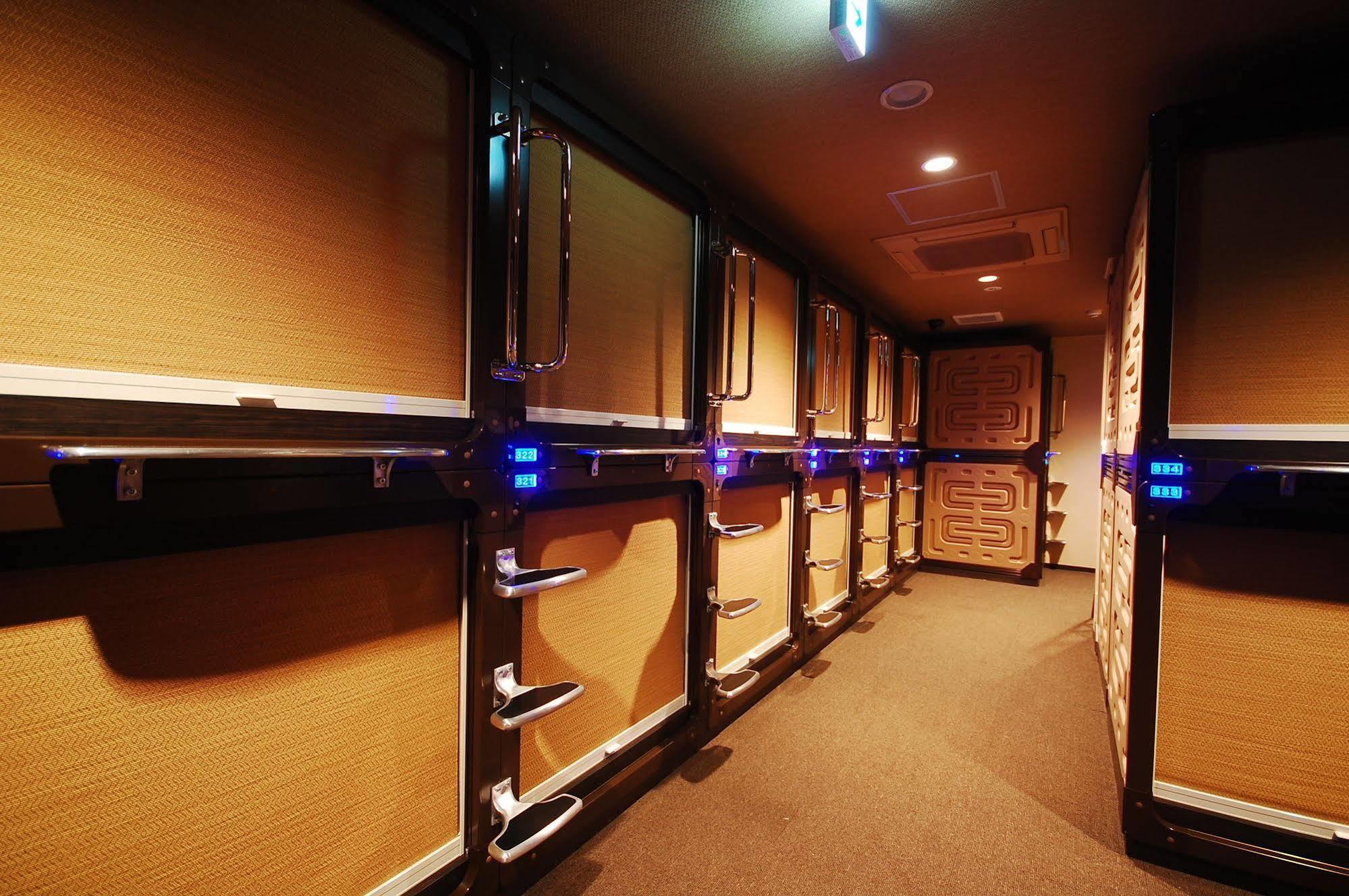Capsule Hotel Anshin Oyado Akihabara Tokyo Eksteriør billede